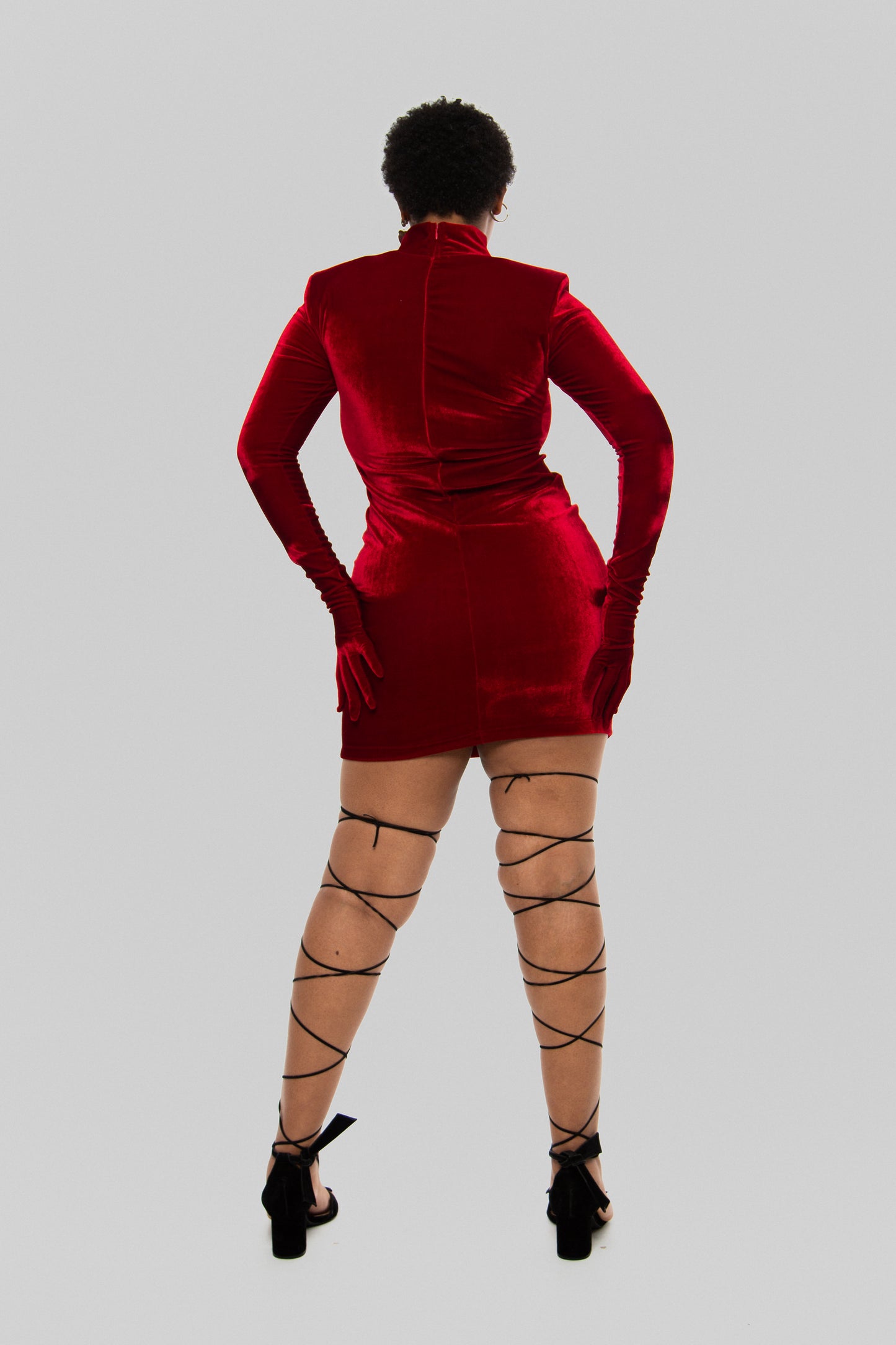 VESTIDO DE VELUDO VERMELHO