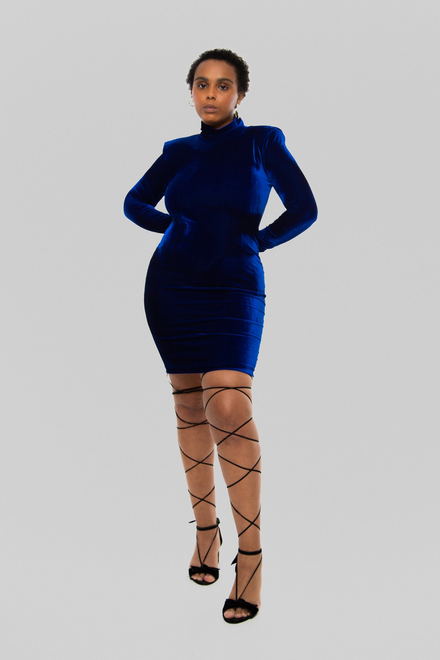 VESTIDO DE VELUDO AZUL